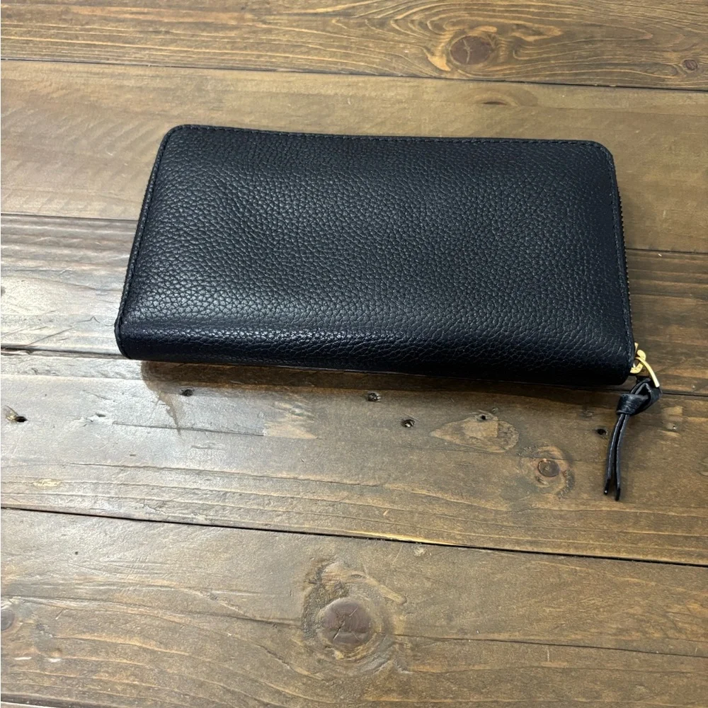 Tory Burch Britten Continental Zip Wallet in Black Leather